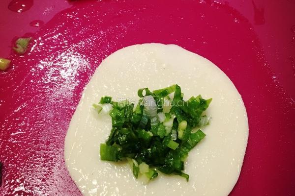 脆皮葱油饼的做法图解2
