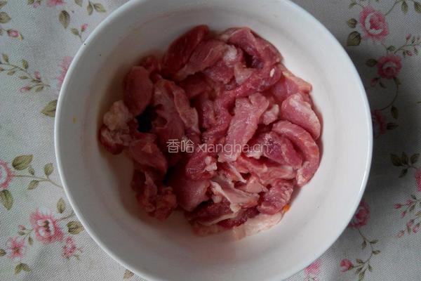 海带胡萝卜丝炒肉的做法图解1