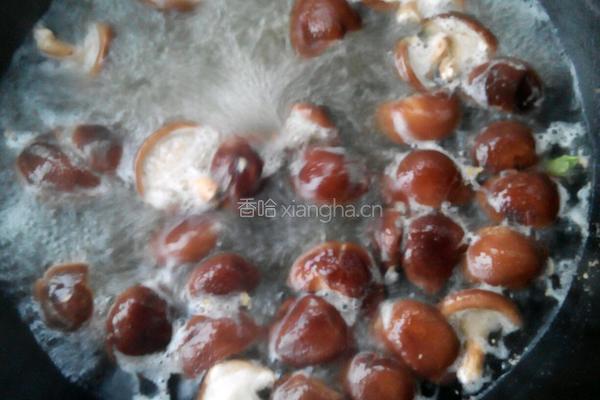 香菇油菜的做法图解3
