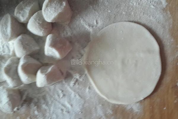 蝴蝶水饺的做法图解1