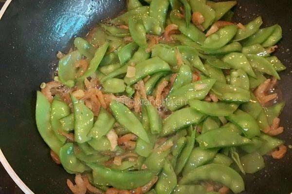 虾仁炒荷兰豆的做法图解6