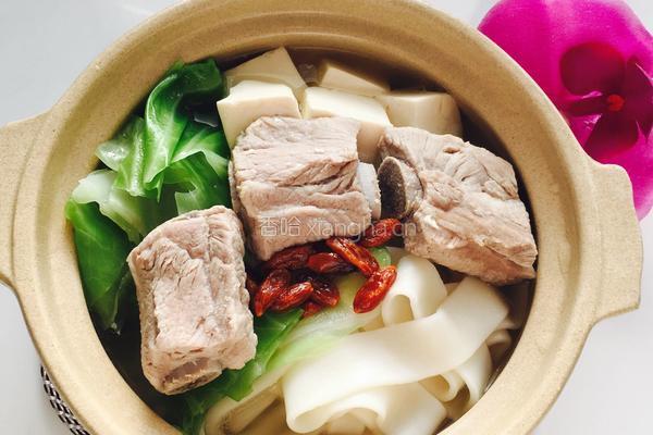 蔬菜排骨汤面的做法图解7