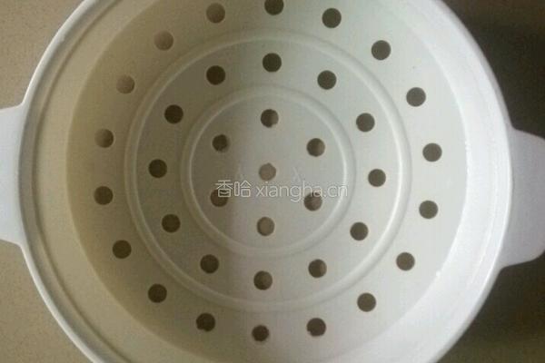 电饭锅蒸辣椒肠粉的做法图解8