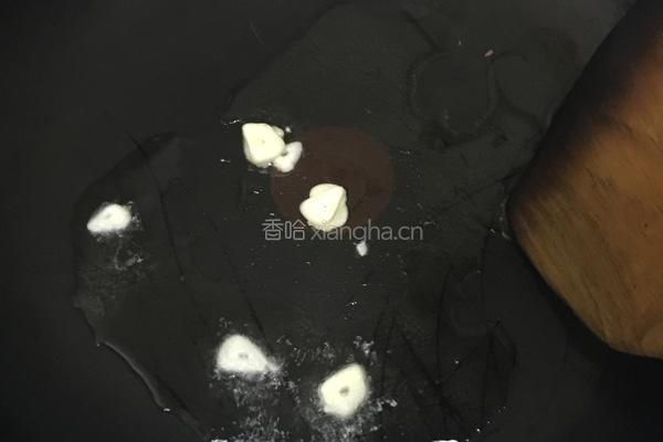 西兰花炒三丁的做法图解5