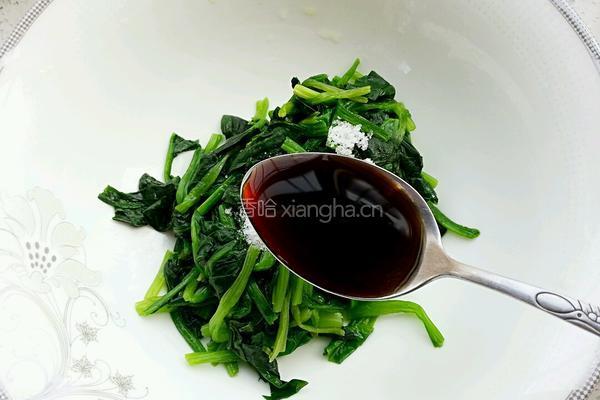 菠菜陈醋花生米的做法图解8