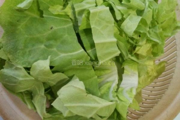 肉丸青菜汤的做法图解2