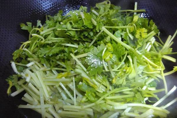 芹菜炒白干的做法图解5