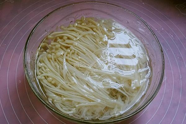 凉拌金针黄瓜的做法图解5