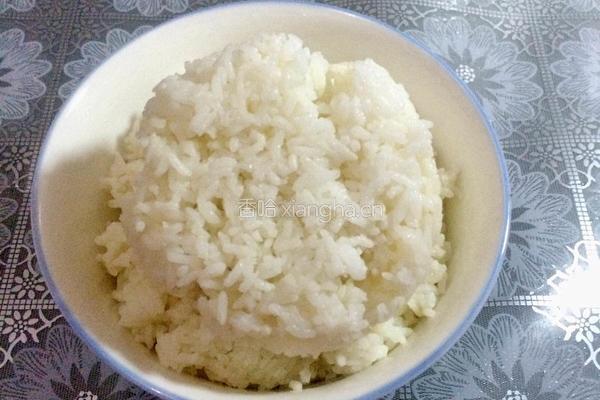 什锦炒饭的做法图解2
