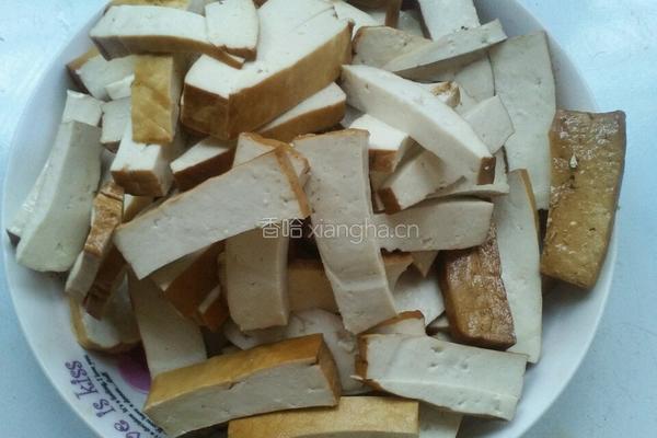 豆腐干炒辣菜的做法图解3