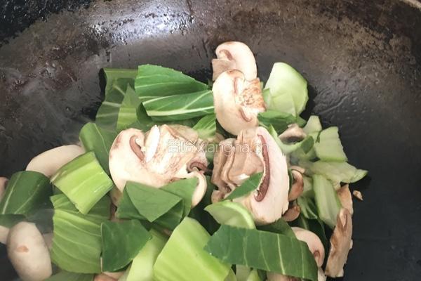 油菜炒口蘑的做法图解3