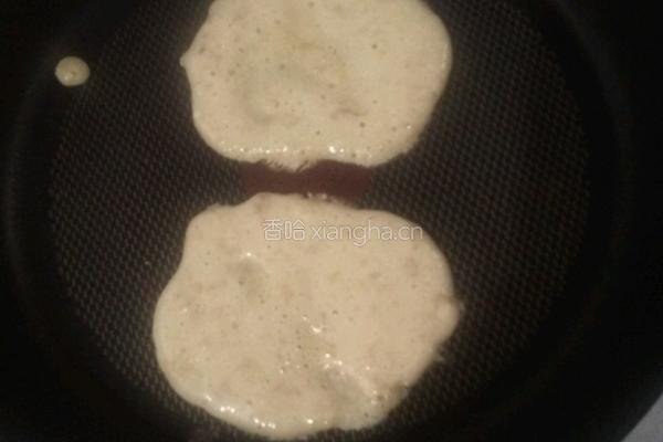 草莓奶油香蕉松饼的做法图解12