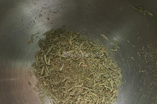 巴马臣干酪烤鸡排配土豆饼的做法图解2