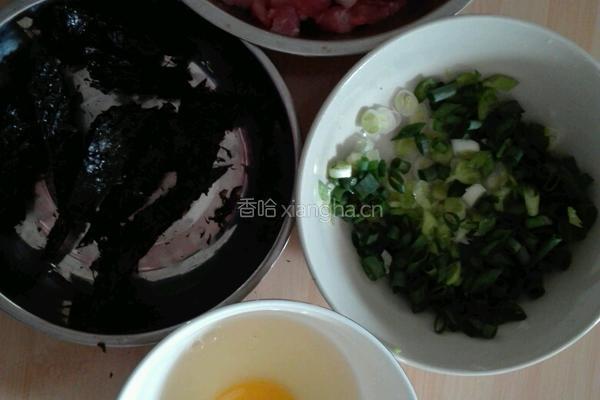 瘦肉紫菜蛋花娃娃菜汤的做法图解1