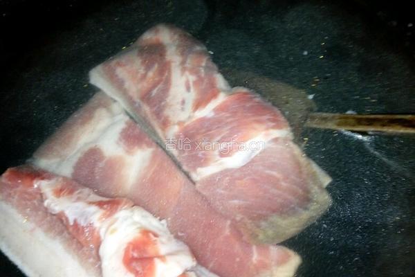 冻豆腐扣肉的做法图解1