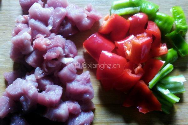 菠萝咕老肉的做法图解1