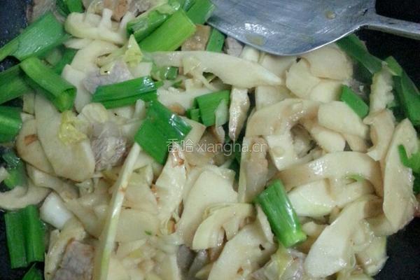 咸肉炒竹笋的做法图解9