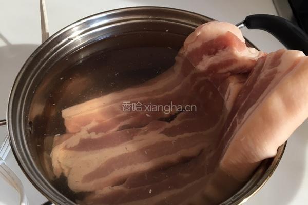 可乐土豆红烧肉的做法图解1