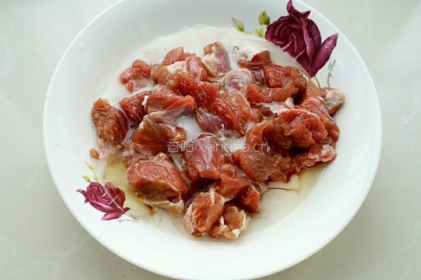 番茄羊肉块的做法图解3