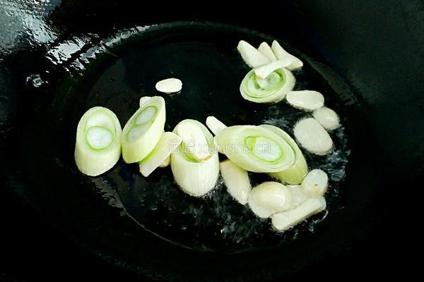 番茄羊肉块的做法图解5
