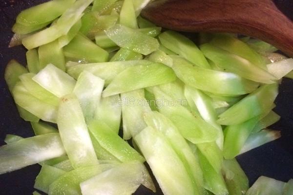 莴笋炒腊肉的做法图解5