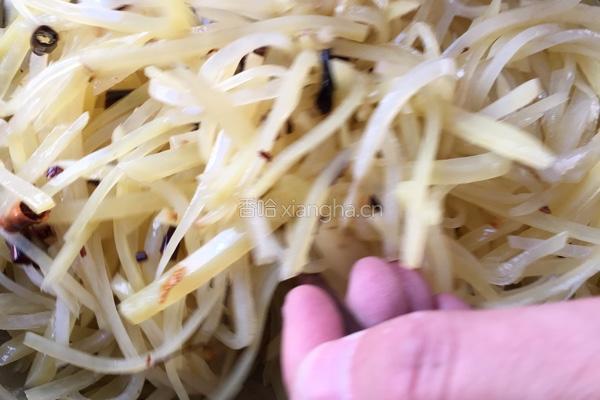 凉拌麻辣土豆丝的做法图解11