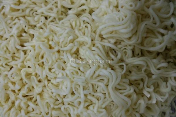 韭菜肉沫炒面的做法图解2