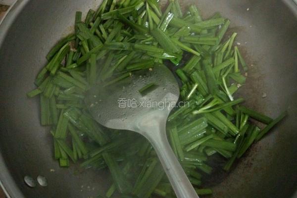韭菜肉沫炒面的做法图解4