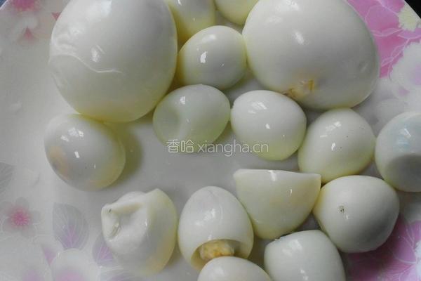 卤鸡爪鹌鹑蛋的做法图解1