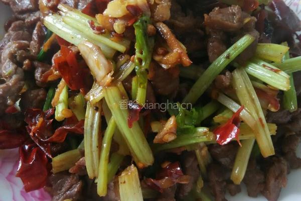 芹菜炒牛肉的做法图解7