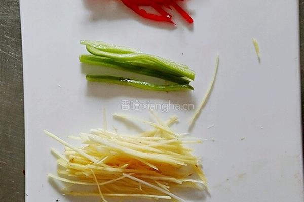 滑炒鱼丝的做法图解3