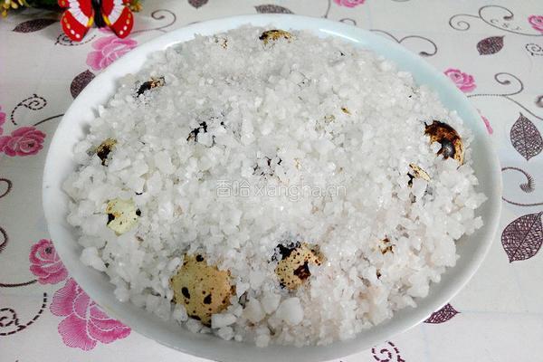 盐焗鹌鹑蛋的做法图解8