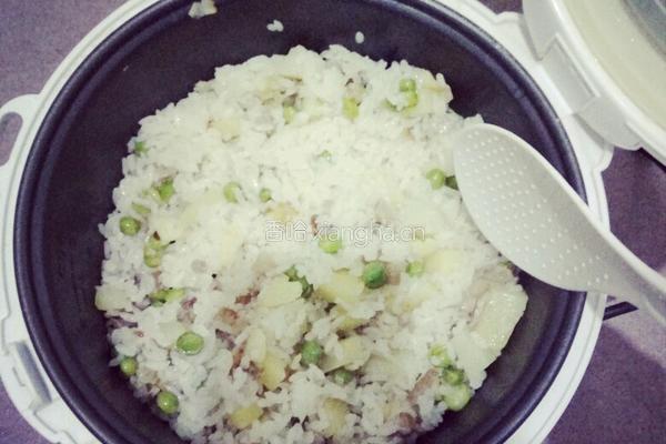 土豆闷饭的做法图解7