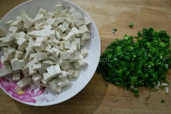 小葱拌豆腐的做法图解2