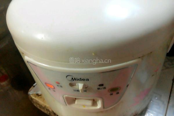 红豆黑米粥的做法图解3