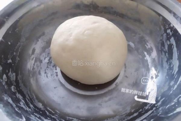 葱油花卷的做法图解1
