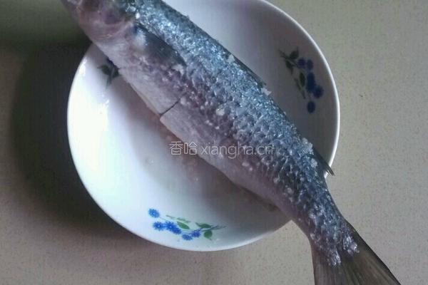金针菇水煮鱼的做法图解1