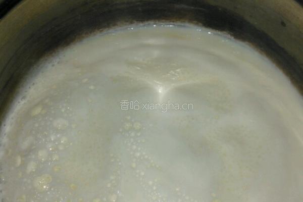 营养早餐窝蛋牛奶的做法图解1