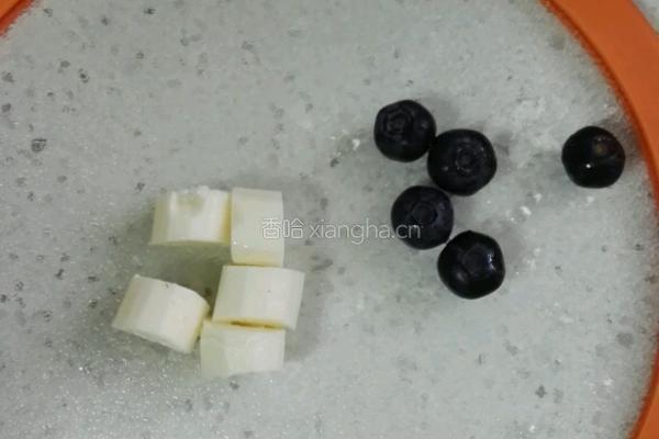蓝莓山药小米玉米米粉辅食的做法图解2
