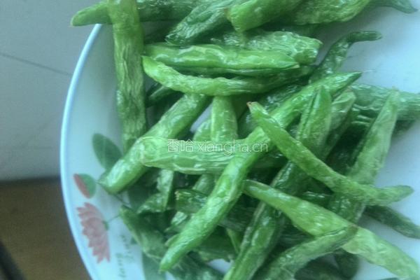 干煸豆角的做法图解3