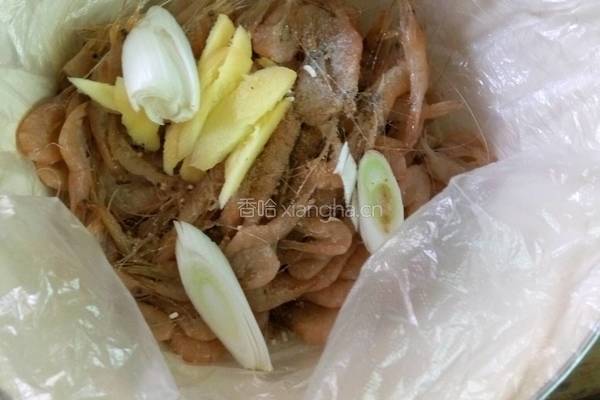 补钙的香酥小毛虾的做法图解2
