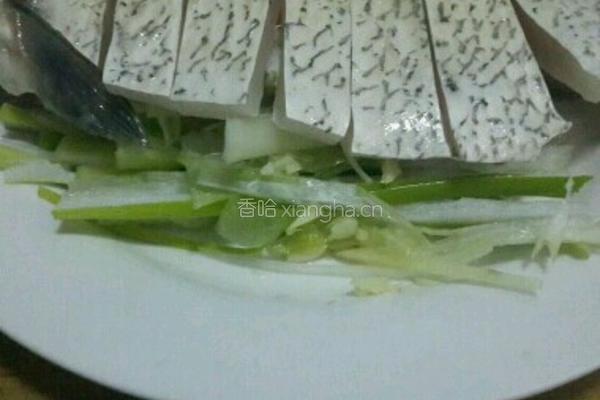 清蒸武昌鱼的做法图解3