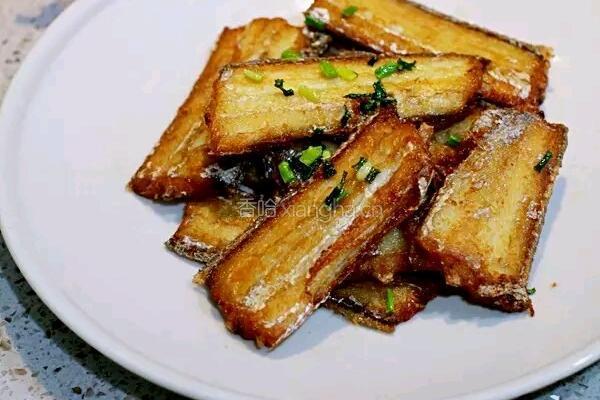 干煎带鱼的做法图解6