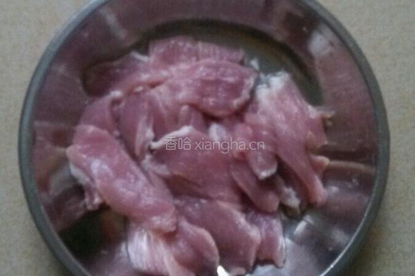 枸杞叶瘦肉汤的做法图解4