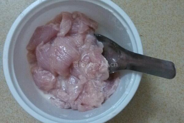 枸杞叶瘦肉汤的做法图解5