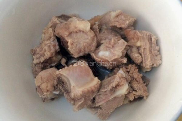 茶树菇排骨汤的做法图解4