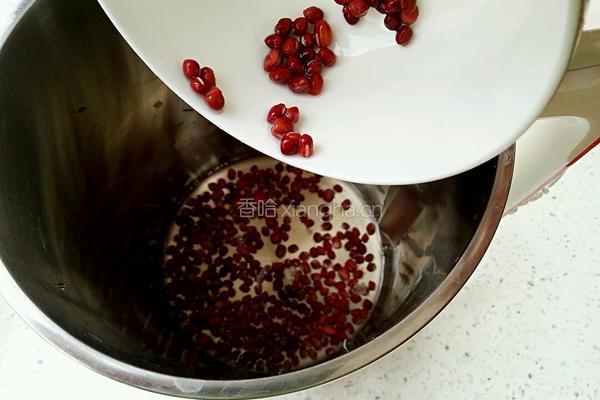 ＃我为女王做道菜#红豆薏米红枣糊的做法图解2