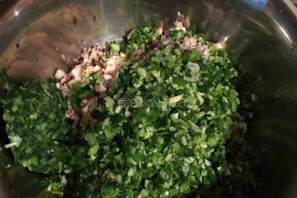 香菇青菜猪肉饺的做法图解1