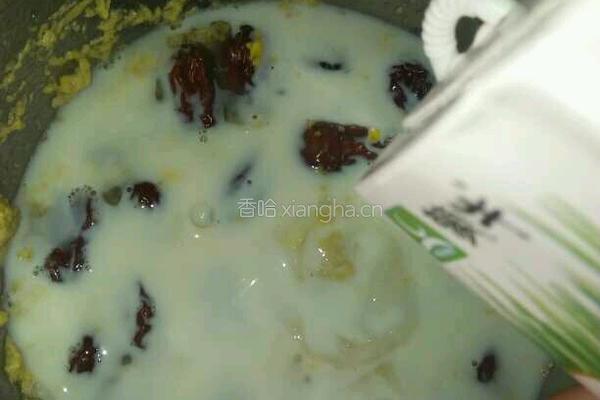 牛奶红枣羹的做法图解3