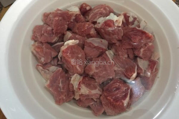 土豆炖牛肉的做法图解1